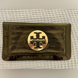 TORY BURCH - Patent Leather and Silver Clutch